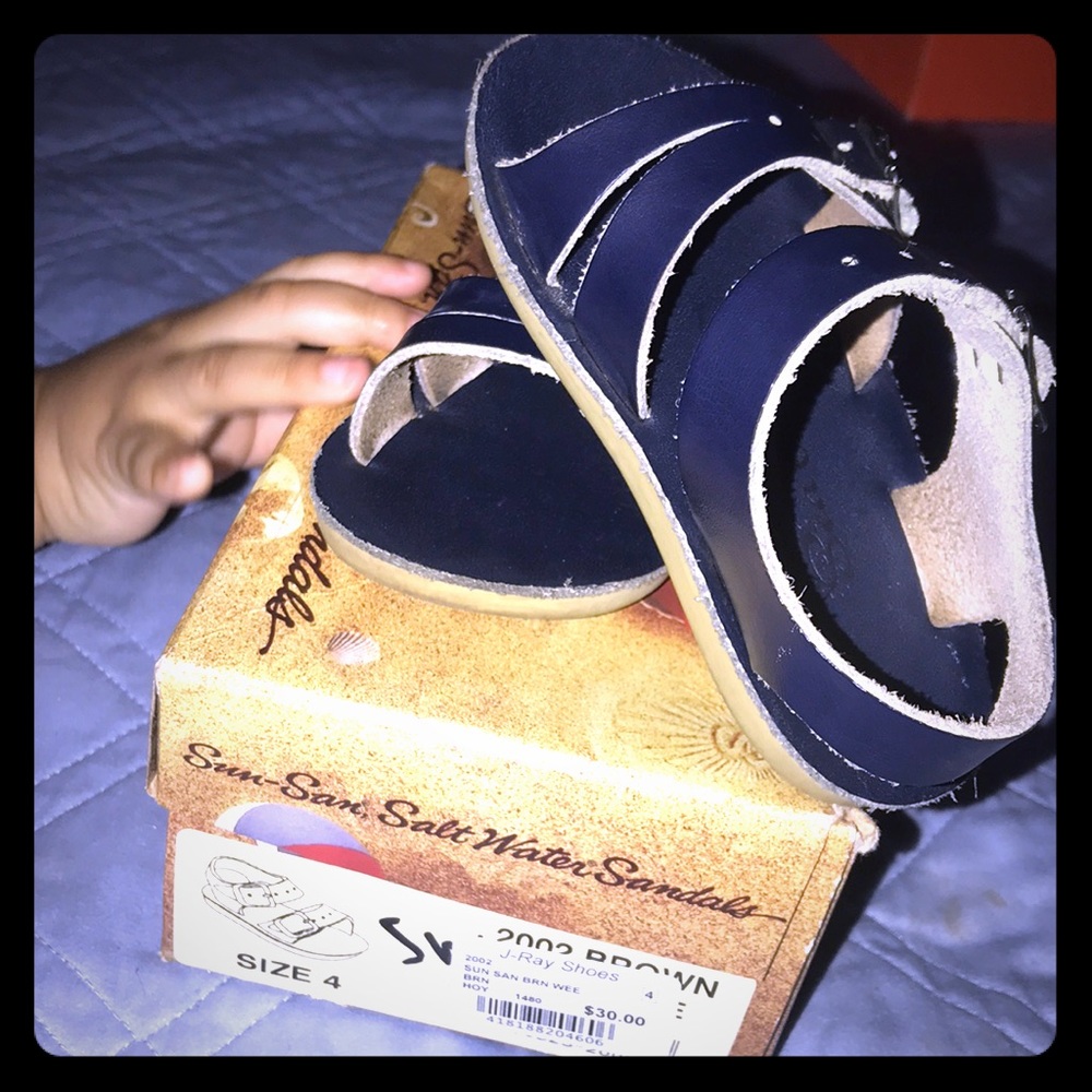Dark Blue Sun salt sand water sandals size 4